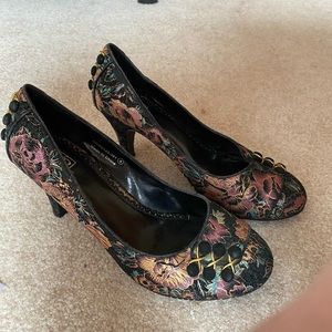 Velvety floral qipao style heels Not Rated